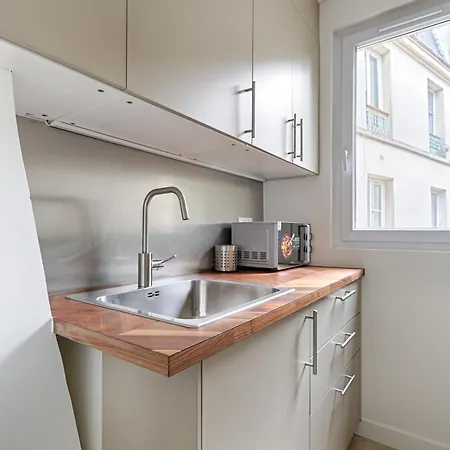 Apartment Montmartre Seveste Ii Magnifique 2br Paris